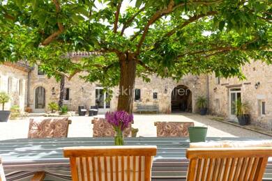 Château à vendre 2 650 000 € 10 pièces 6 chambres 780 m² 53 000 m² de terrain Nord Condom 32100