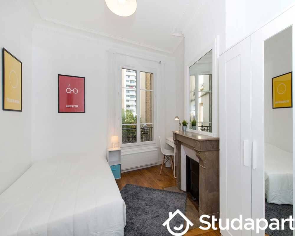 1 pièce 12 m² · à Paris 15ème Arrondissement · 12 m² · 1 115 €/mois