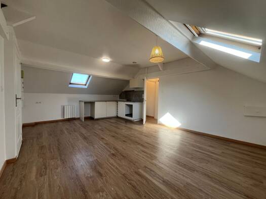 Appartement à louer 480 € 1 pièce 34 m² Étage 2/2 disponible dès maintenant Rousies 59131