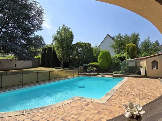 Maison à vendre 380 000 € 7 pièces 3 chambres 235 m² 1 300 m² de terrain Bourg d'Andrezieux Andrézieux-Bouthéon 42160