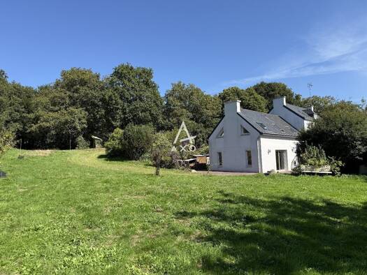 Maison à vendre 394 450 € 9 pièces 5 chambres 210 m² 9 400 m² de terrain Querrien 29310