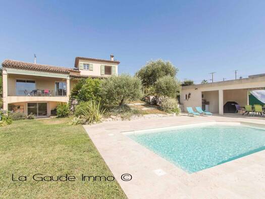 Villa à vendre 1 150 000 € 7 pièces 4 chambres 198 m² 1 565 m² de terrain La Gaude 06610