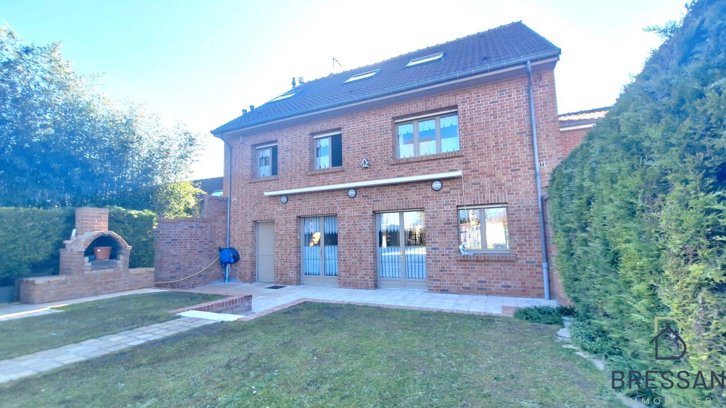 Maison 8 pièces 180 m² · à Leers · 180 m² · 359 000 €