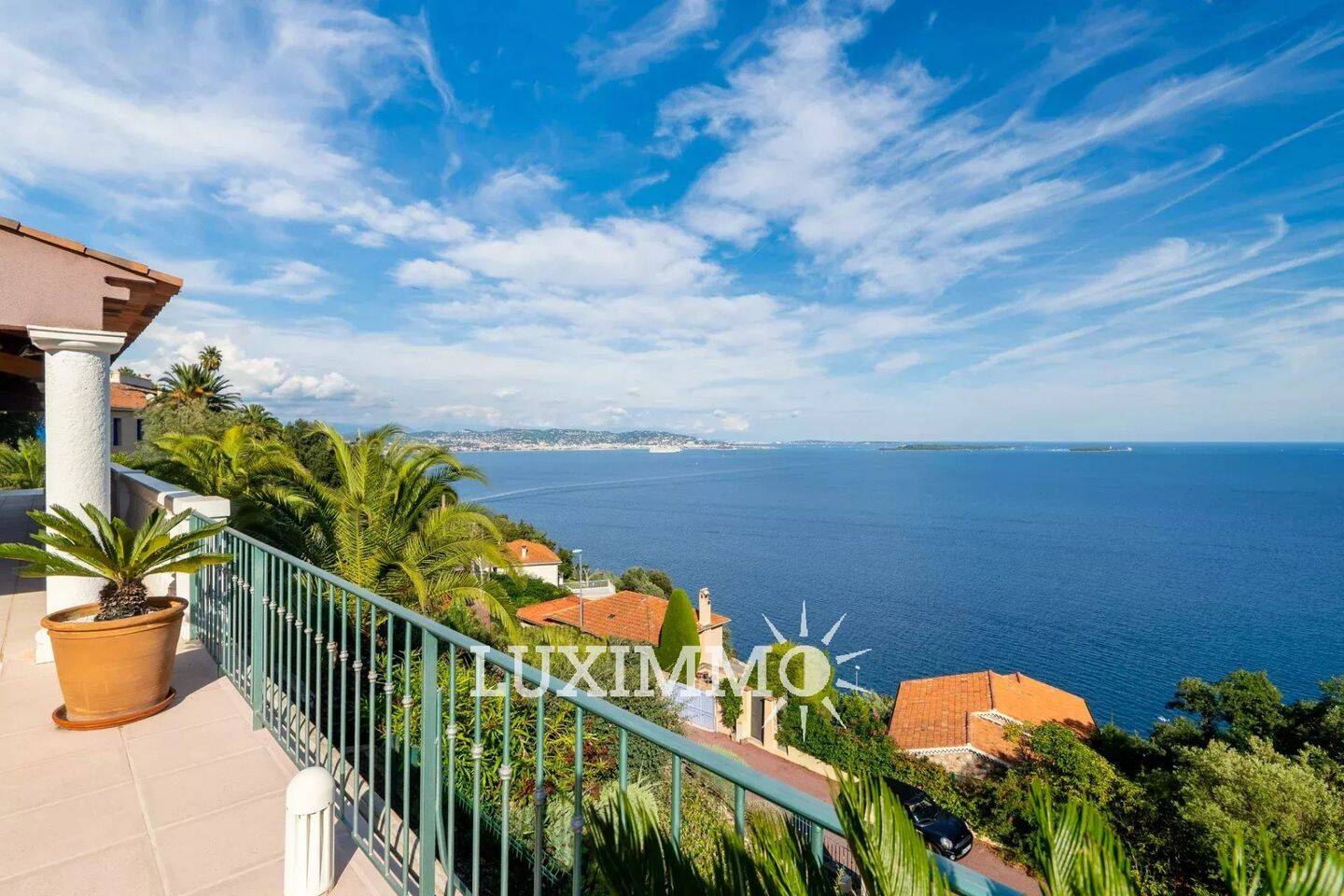 Maison 8 pièces 374 m² · à Théoule-sur-Mer · 373,8 m² · 7 950 000 €