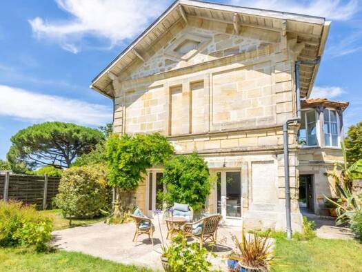 Maison à vendre 314 000 € 7 pièces 5 chambres 160 m² 858 m² de terrain Saint-Julien-Beychevelle 33250