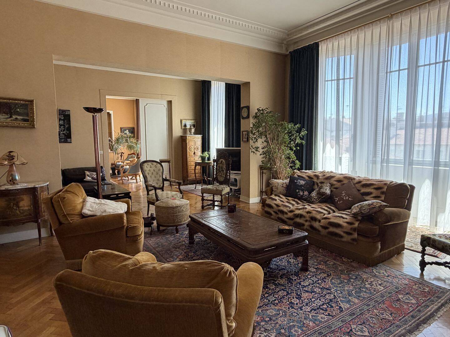 Appartement 10 pièces 266 m² · à Saint-Étienne · 266,4 m² · 295 000 €