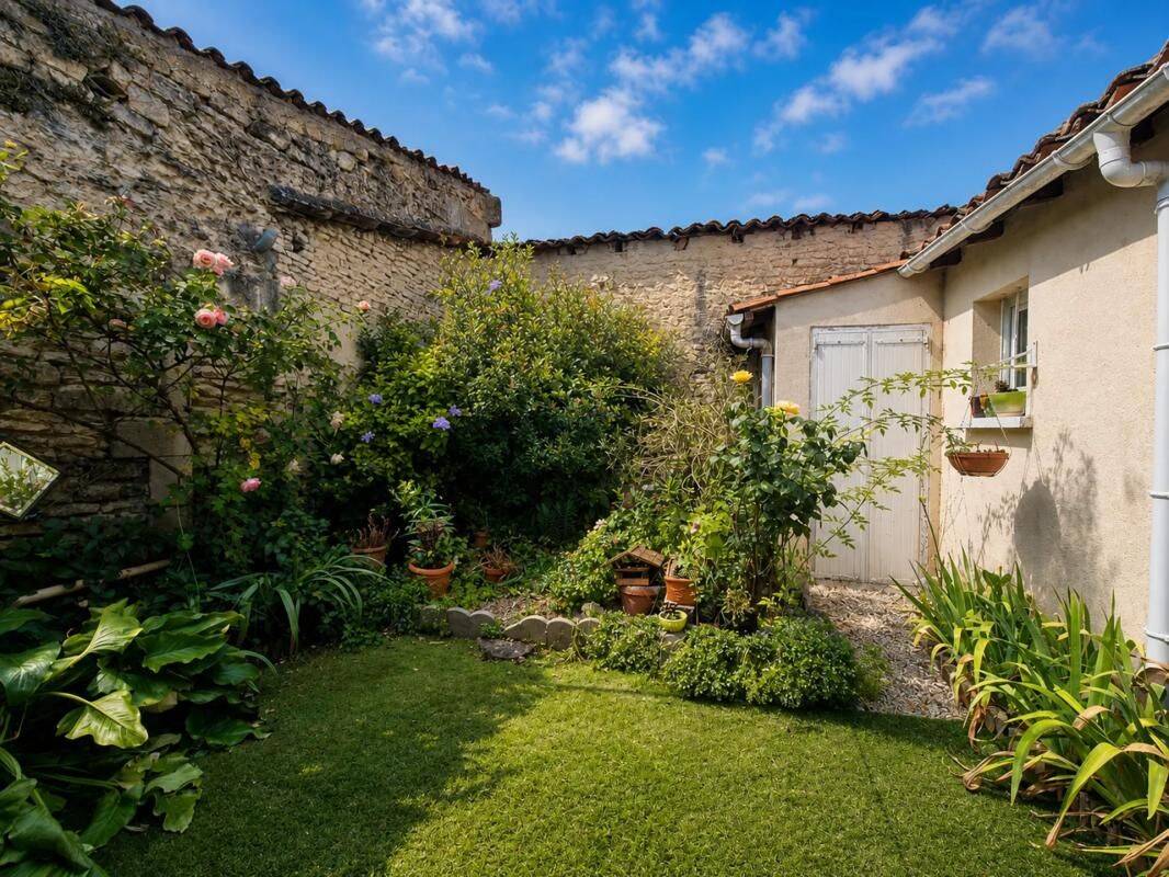 Maison 3 pièces 80 m² · à Cognac · 80 m² · 110 000 €