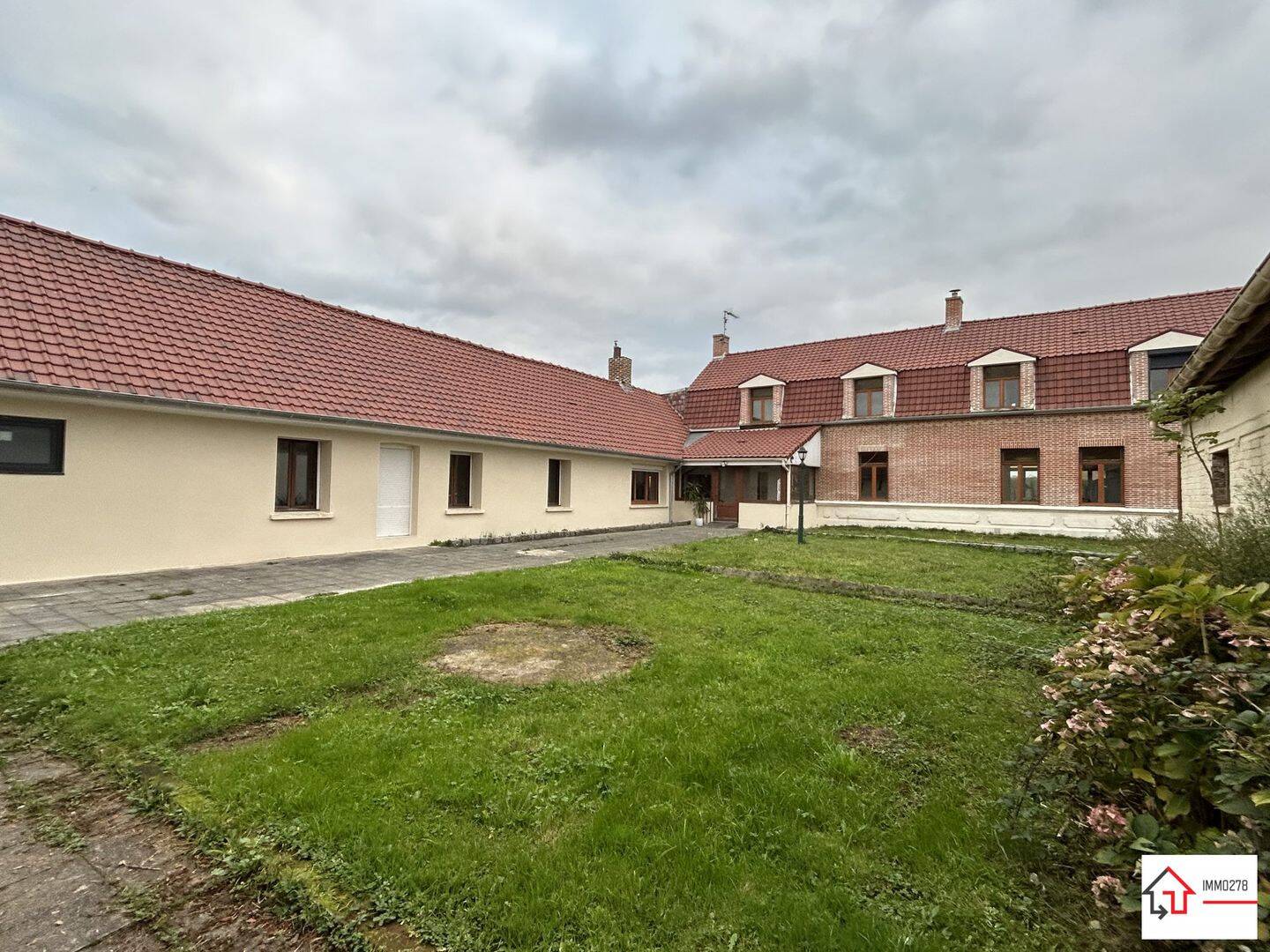 Maison 9 pièces 250 m² · à Thérouanne · 250 m² · 432 000 €