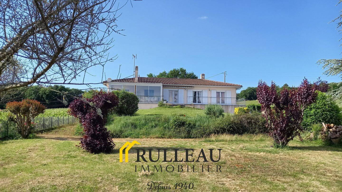 Maison 7 pièces 238 m² · à Plassac · 238 m² · 299 450 €