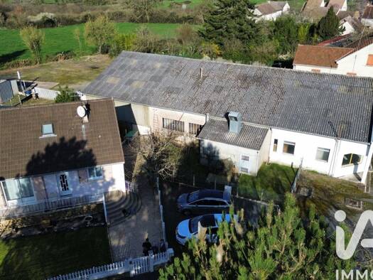 Maison à vendre 260 000 € 8 pièces 3 chambres 120 m² 2 745 m² de terrain Cronat 71140