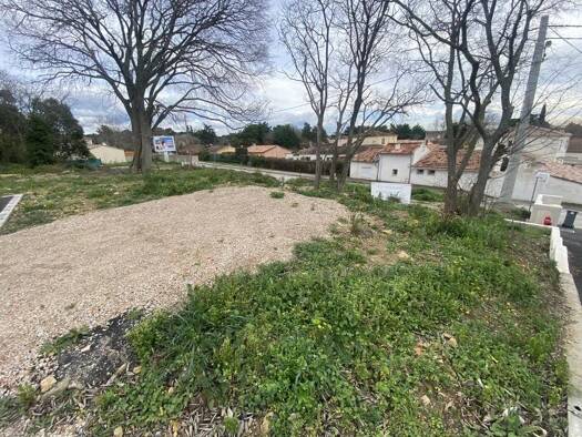 Terrain constructible viabilisé à vendre 255 000 € 477 m² de terrain Pélissanne 13330