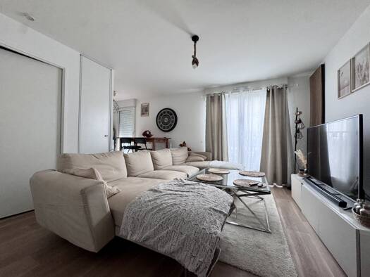 Appartement à vendre 189 000 € 2 pièces 1 chambre 38 m² 1er étage Louvres 95380