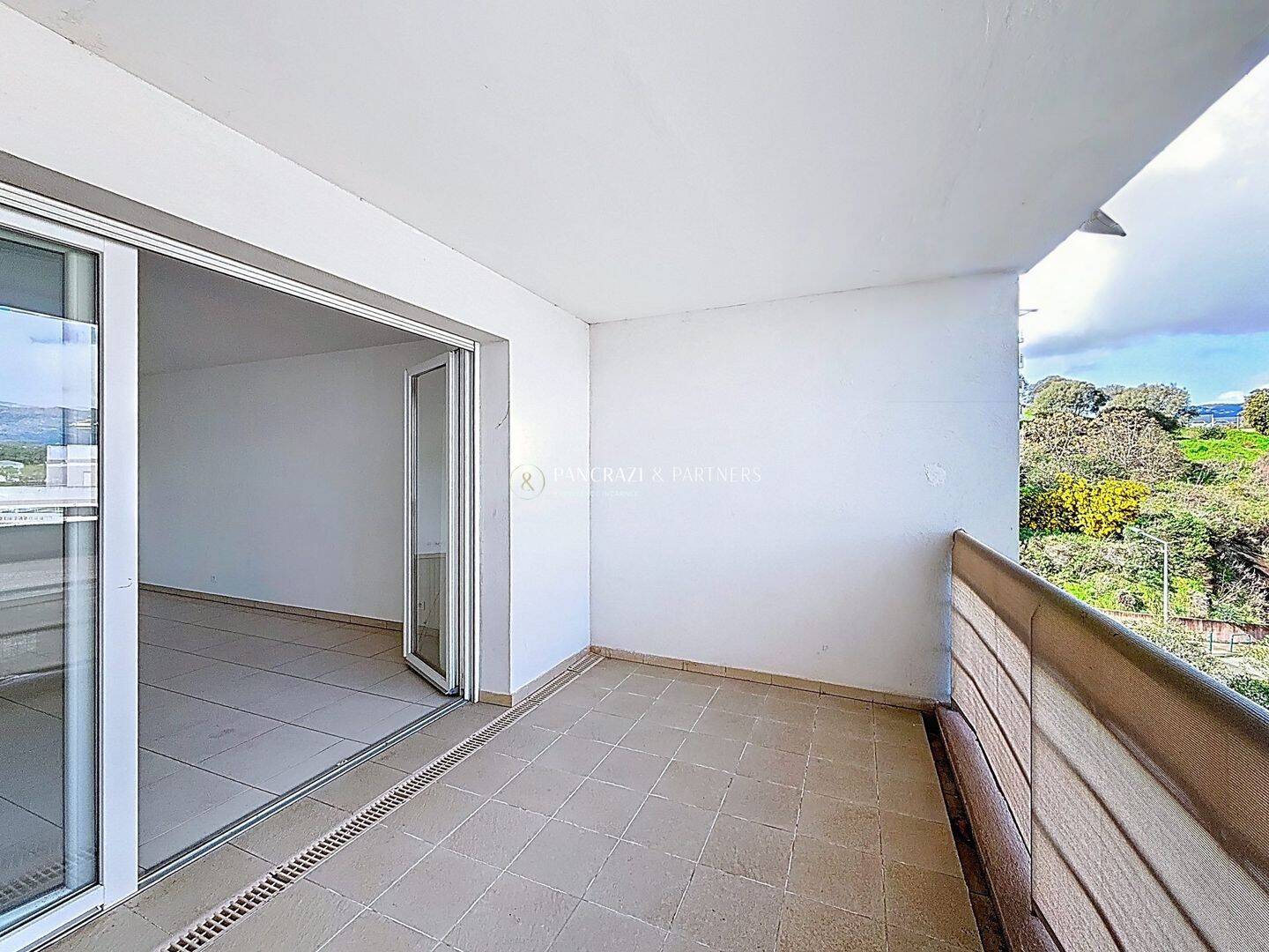 Appartement 3 pièces 70 m² · à Sarrola-Carcopino · 70 m² · 1 000 €