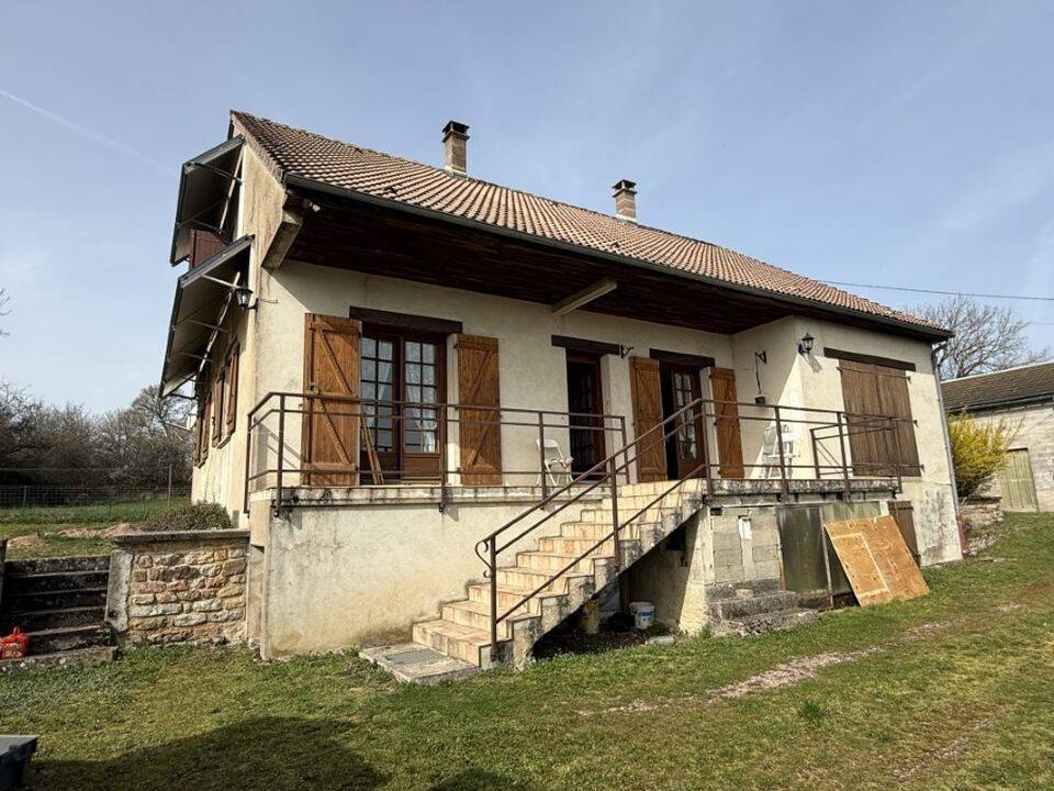 Maison 6 pièces 136 m² · à Liernais · 136 m² · 132 000 €