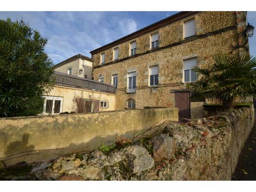 Immeuble à vendre 160 000 € 306 m² Castelnau d'Auzan Labarrère 32440