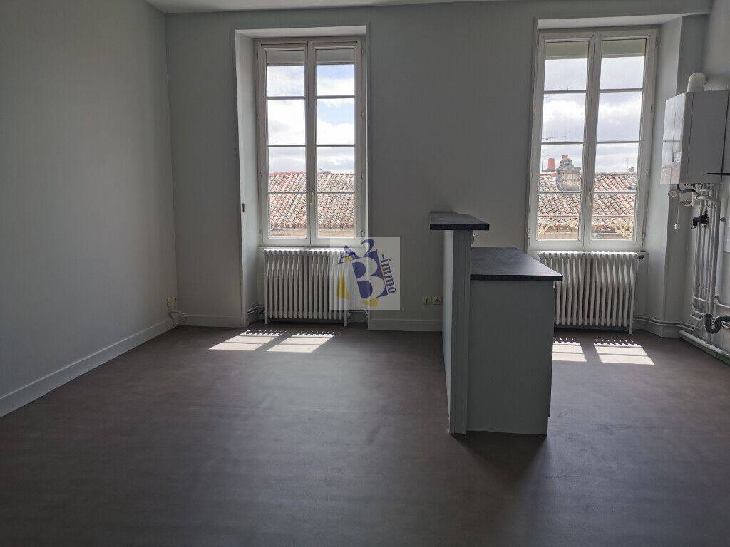 Appartement 3 pièces 61 m² · à Angoulême · 60,8 m² · 610 €