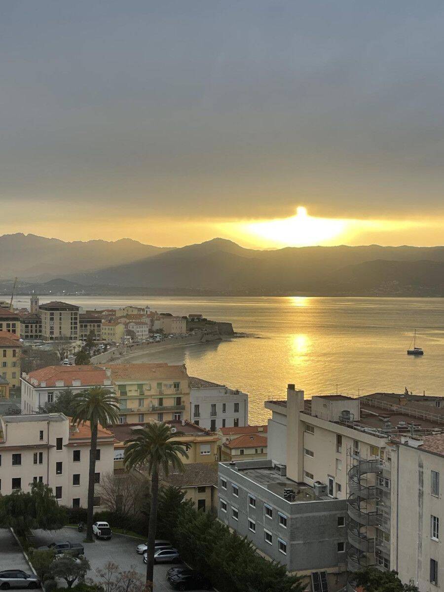 Appartement 4 pièces 106 m² · à Ajaccio · 106 m² · 1 400 €