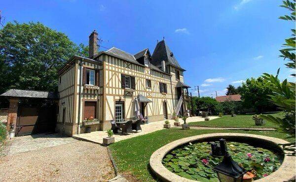 Maison 8 pièces 196 m² · à La Chapelle-Longueville · 196 m² · 318 000 €