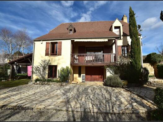 Maison à vendre 286 200 € 6 pièces 3 chambres 125 m² 1 186 m² de terrain Cazals 46250