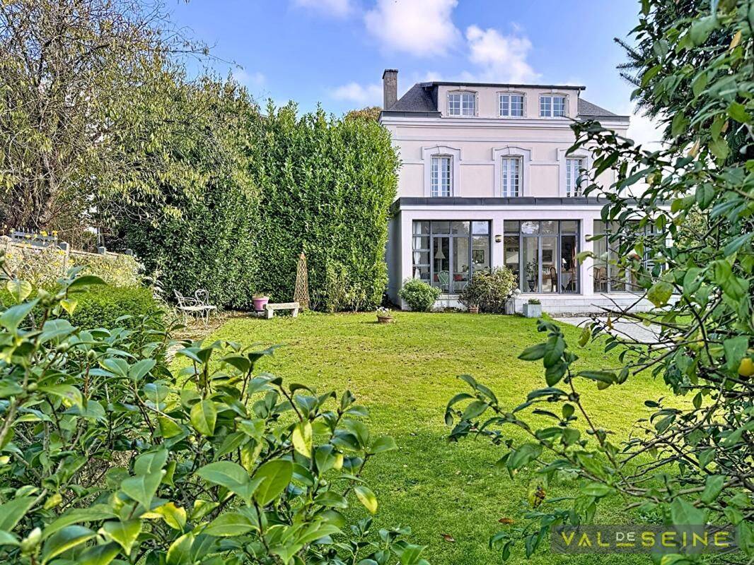 Maison 8 pièces 200 m² · à Bihorel · 200 m² · 630 000 €