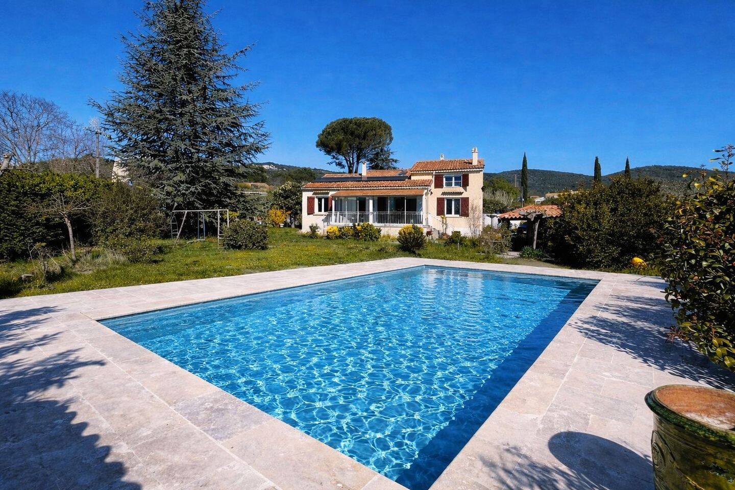 Maison 6 pièces 160 m² · à Saint-Zacharie · 160 m² · 625 000 €