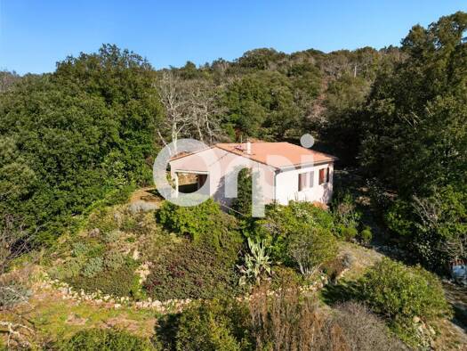 Maison à vendre 245 000 € 4 pièces 3 chambres 94 m² 1 547 m² de terrain Ruoms 07120