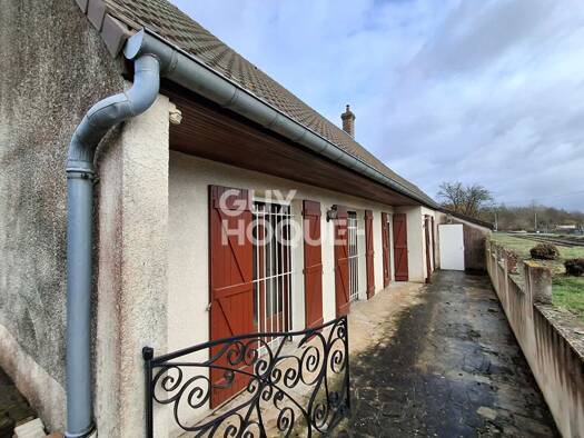 Maison de plain-pied à vendre 83 000 € 4 pièces 2 chambres 88 m² 684 m² de terrain Aulnois-sous-Laon 02000