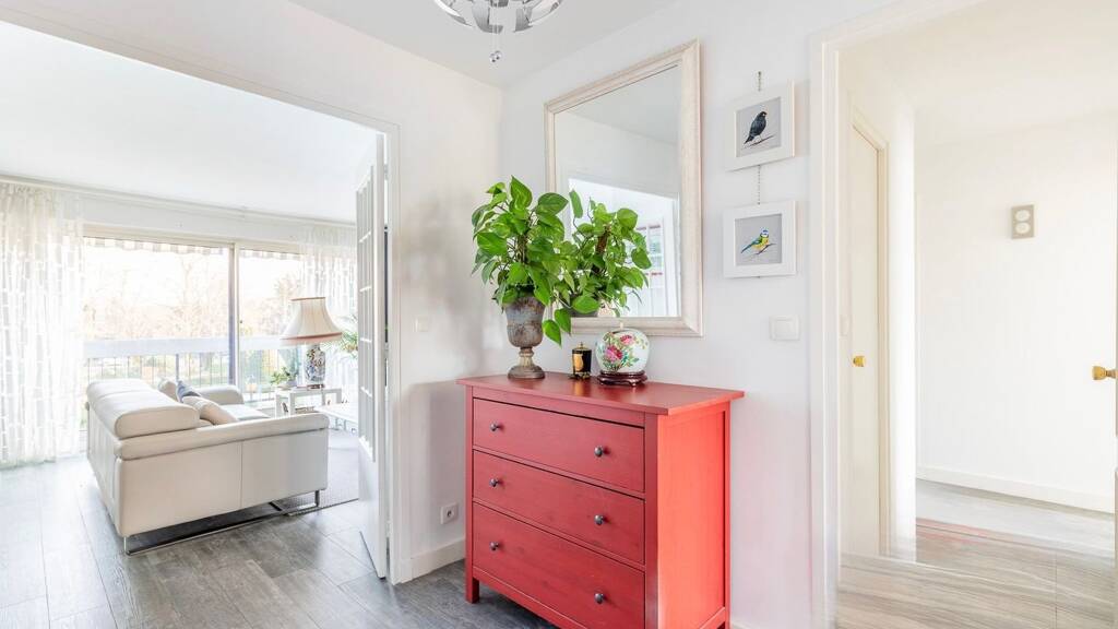 Appartement à vendre 232 000 € 4 pièces 2 chambres 84 m² Étage 1/4 Terres Blanches Chilly-Mazarin 91380