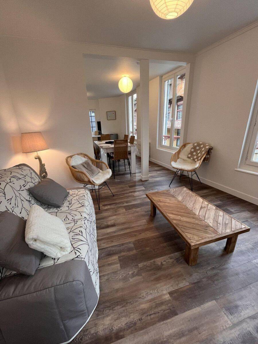 Appartement 2 pièces 46 m² · à Pont-l'Évêque · 46 m² · 800 €/mois