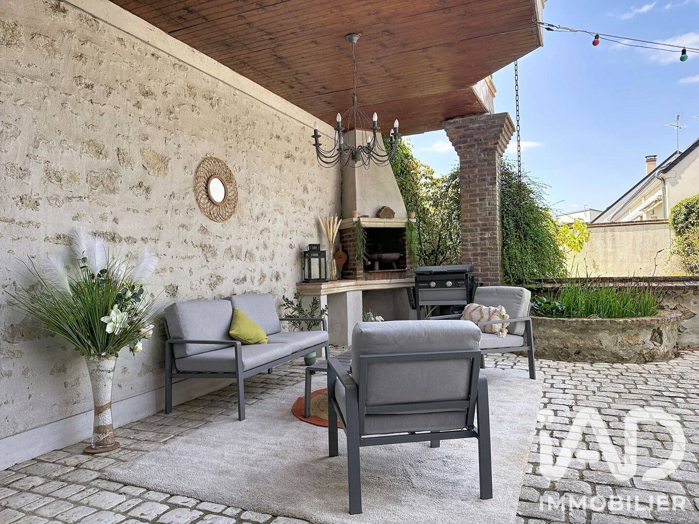 Maison 10 pièces 227 m² · à Châteauneuf-sur-Loire · 227 m² · 451 500 €