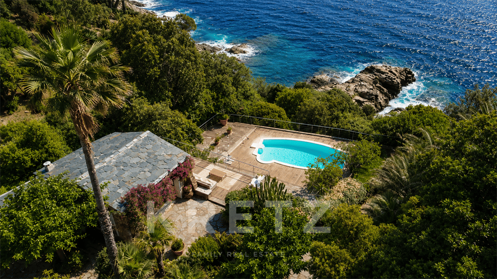 Maison 8 pièces 175 m² · à Brando · 175 m² · 1 750 000 €