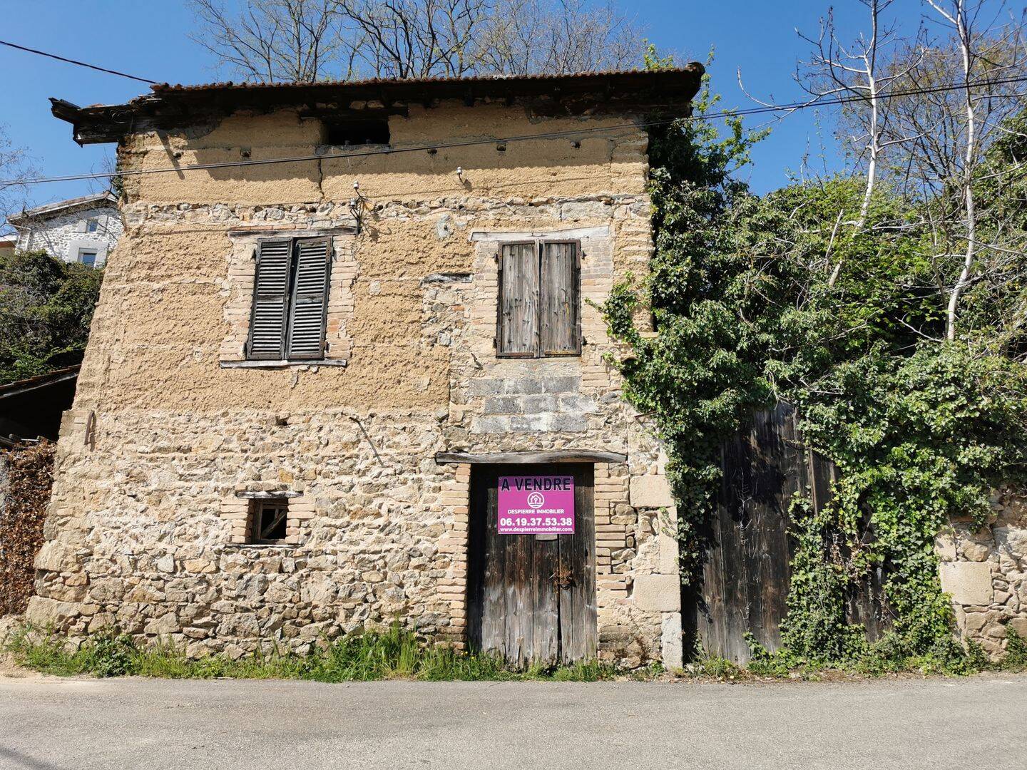 Maison 5 pièces 100 m² · à Limony · 100 m² · 75 000 €