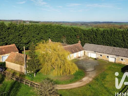 Maison de plain-pied à vendre 342 000 € 4 pièces 3 chambres 135 m² 18 853 m² de terrain Souligné-Flacé 72210