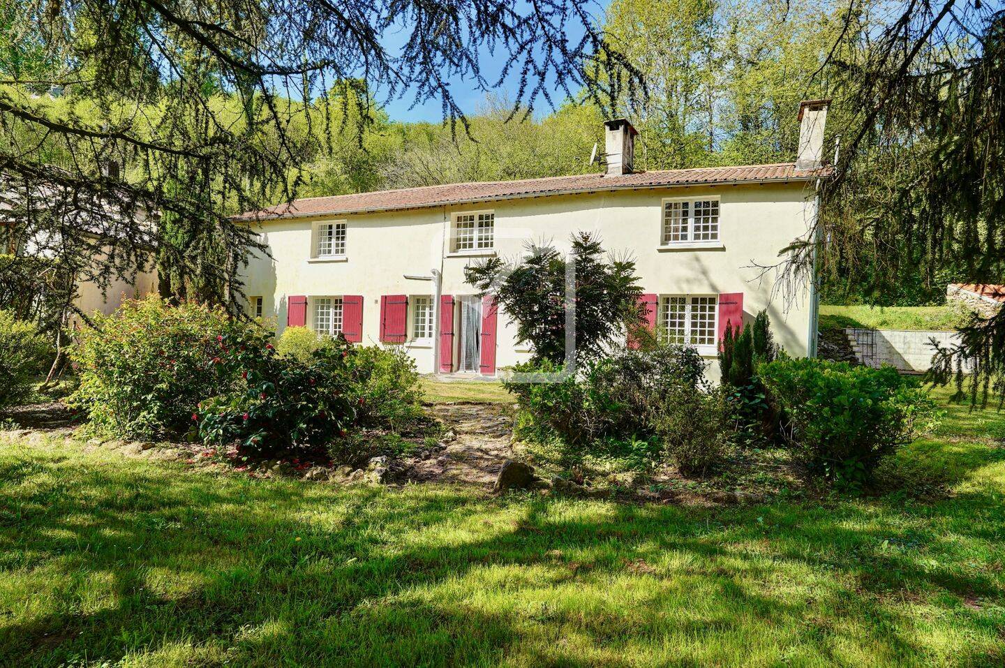 Maison 6 pièces 190 m² · à L'Absie · 190 m² · 210 080 €
