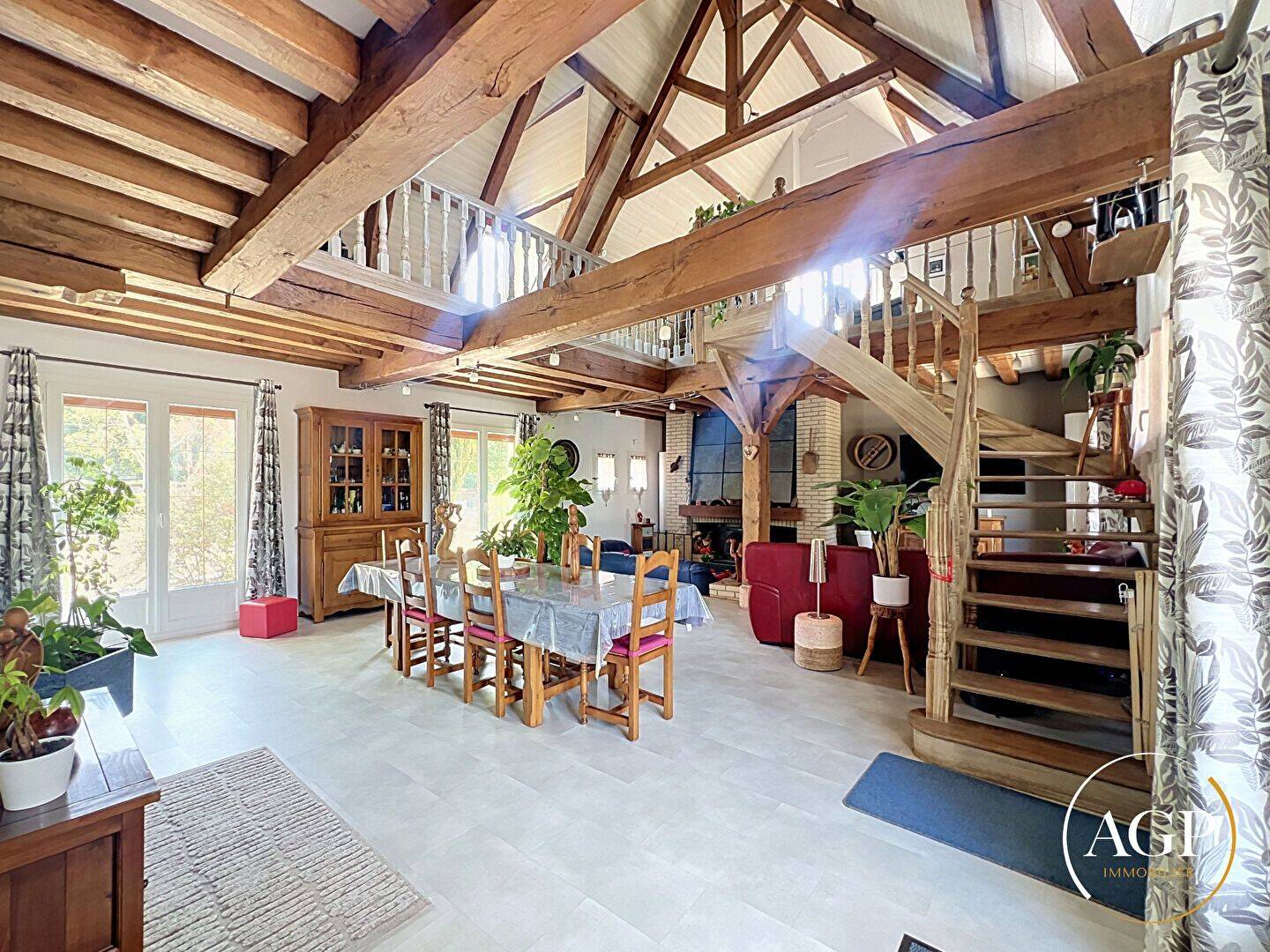 Maison 9 pièces 216 m² · à Châteauneuf-sur-Loire · 216 m² · 447 000 €