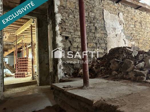 Immeuble à vendre 40 000 € 450 m² Arbois 39600