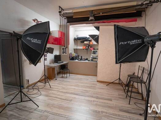 Boutique à vendre 43 500 € 1 pièce 75 m² de surface de vente Champ Paveau Tinqueux 51430