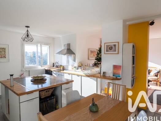 Appartement à vendre 140 000 € 5 pièces 3 chambres 98 m² Étage 4/4 Grand-Place Échirolles 38130