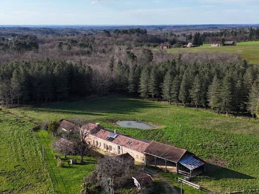 Ferme équestre à vendre 499 000 € 206 m² 52 000 m² de terrain Monpazier 24540