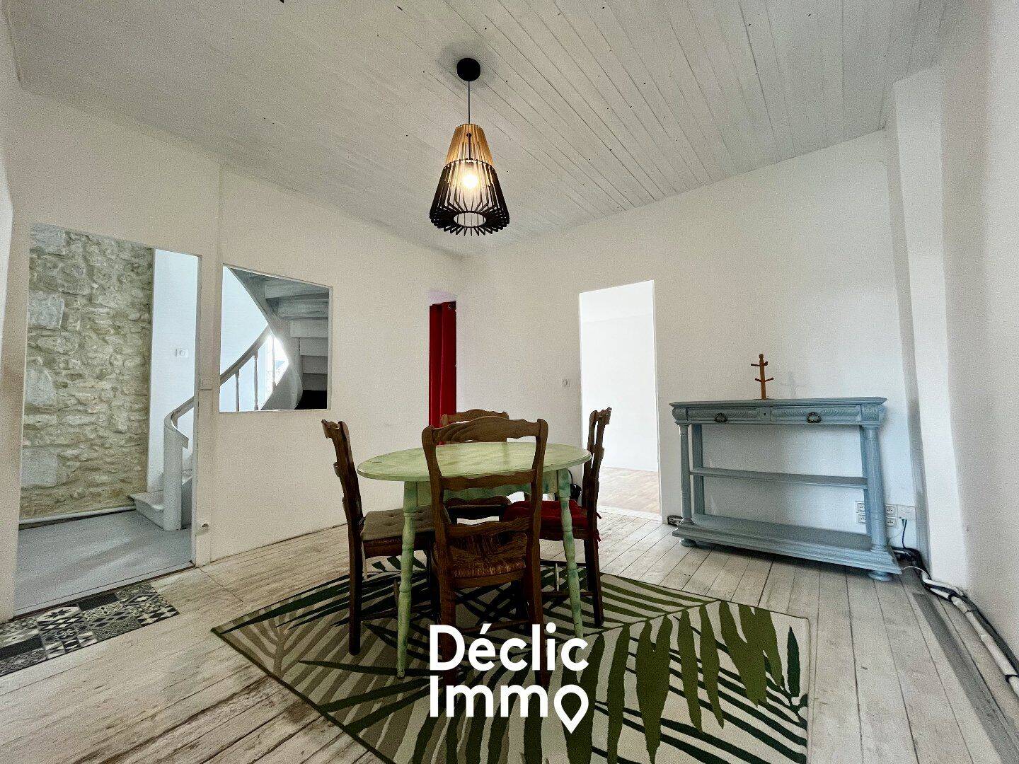 Maison 12 pièces 200 m² · à Bonneuil-Matours · 200 m² · 183 750 €