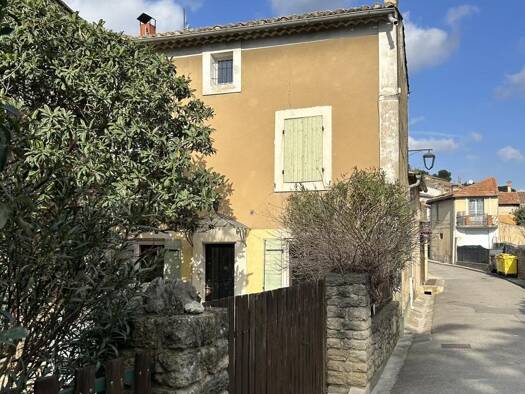 Maison de ville à vendre 280 000 € 4 pièces 3 chambres 140 m² 200 m² de terrain Caumont-sur-Durance 84510