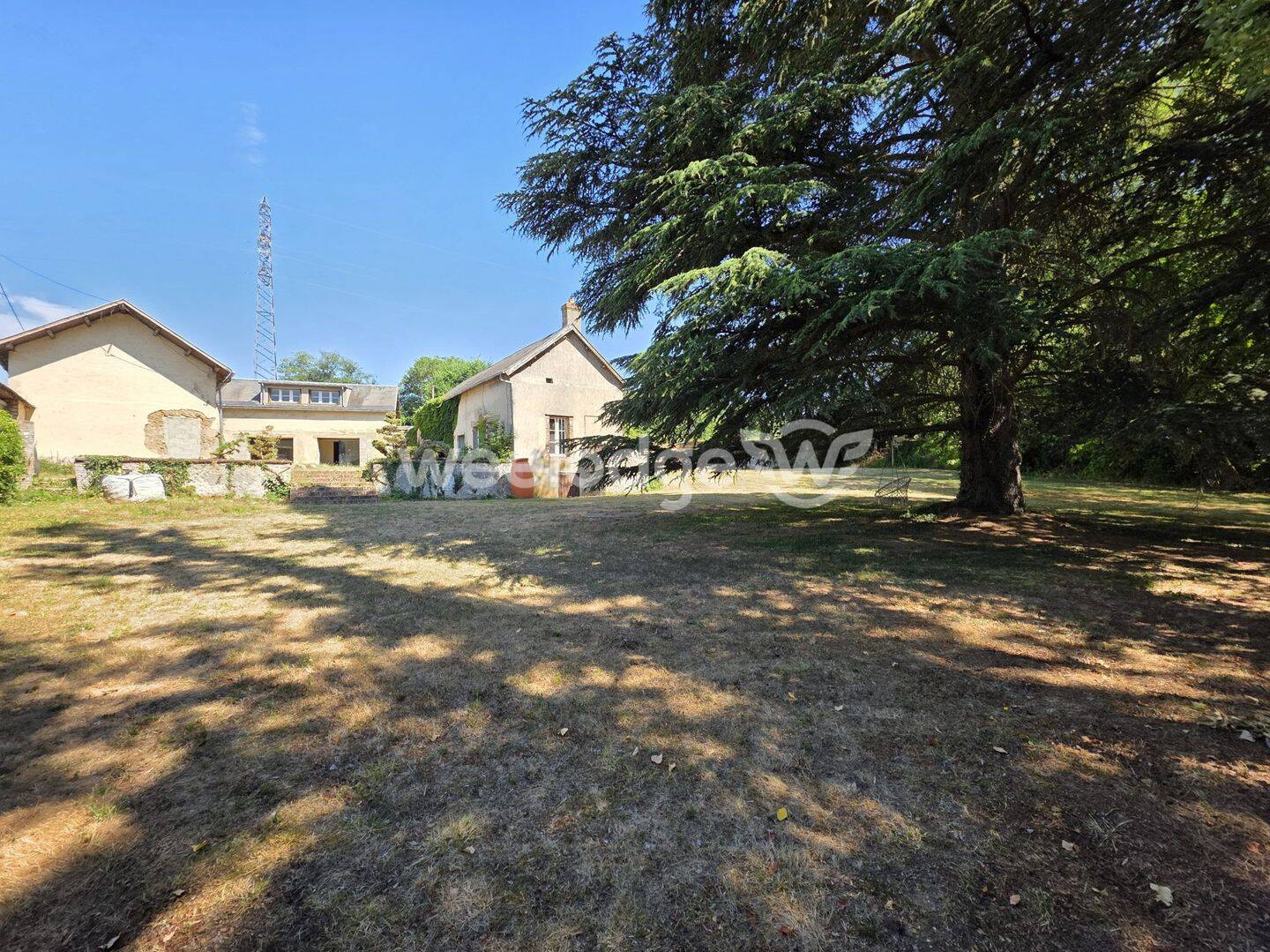 Maison 12 pièces 400 m² · à Saint-Prest · 400 m² · 256 900 €