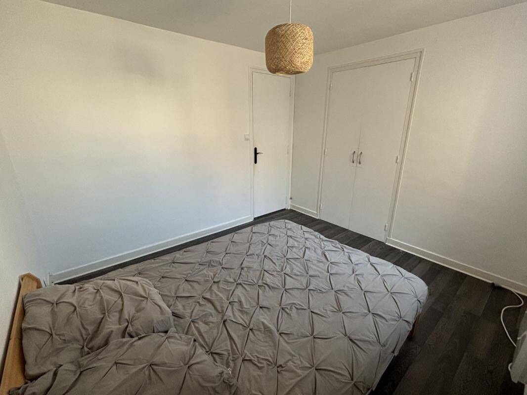A LOUER - T3 MEUBLE AVEC BALCON - 3 RUE PIERRE RUIBET — 9