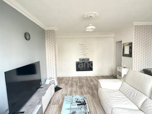 Appartement à vendre 134 000 € 4 pièces 3 chambres 66 m² RDC/4 Salengro Jaures Mantes-la-Ville 78711