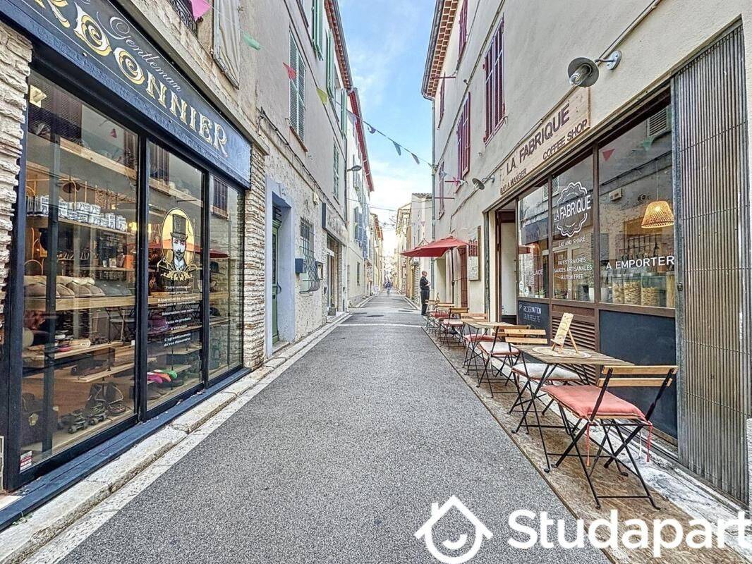 Appartement 1 pièce 14 m² · à Antibes · 14 m² · 695 €/mois