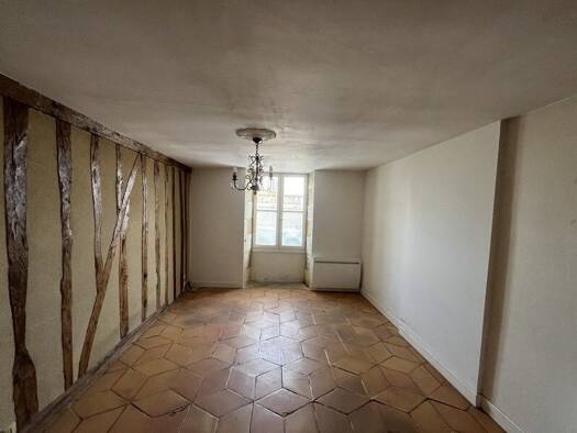Appartement à louer 630 € 3 pièces 2 chambres 64 m² RDC/1 Centre Basse-Ville Auch 32000