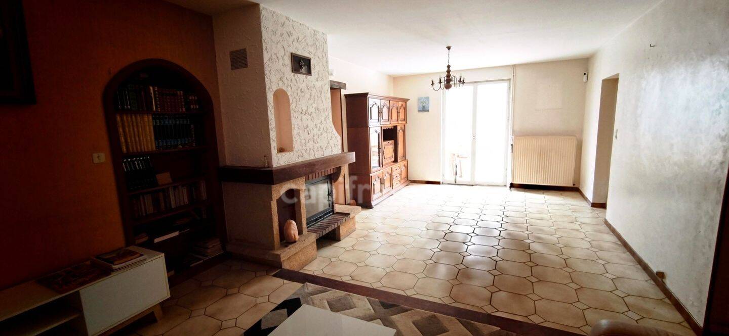 Maison 6 pièces 100 m² · à Bragny-sur-Saône · 100 m² · 137 000 €