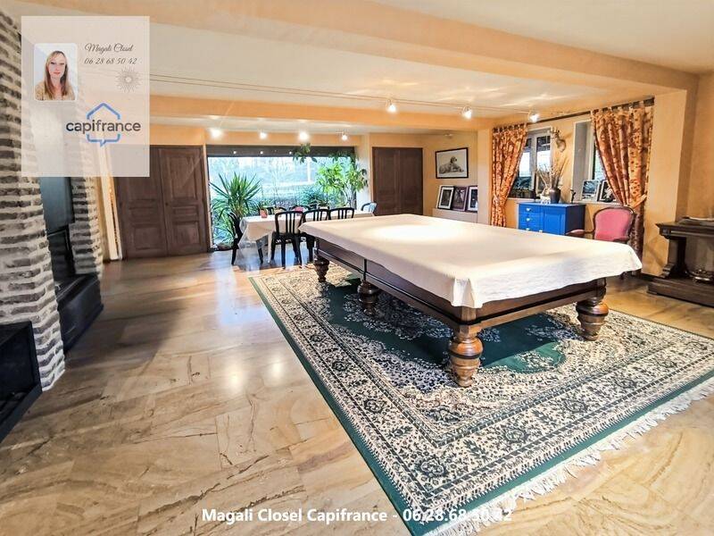 Maison 9 pièces 350 m² · à Pierre-de-Bresse · 350 m² · 530 000 €