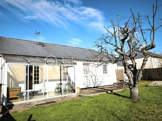 Maison de plain-pied à vendre 188 700 € 5 pièces 3 chambres 93 m² 589 m² de terrain Loiron-Ruillé 53320