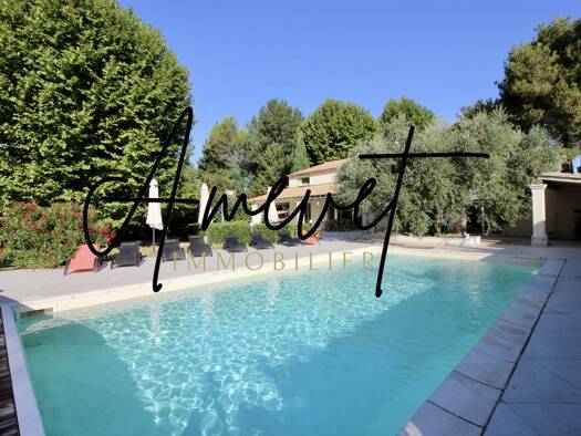 Villa à vendre 870 000 € 11 pièces 7 chambres 316 m² 5 298 m² de terrain Saint-Saturnin-lès-Avignon 84450